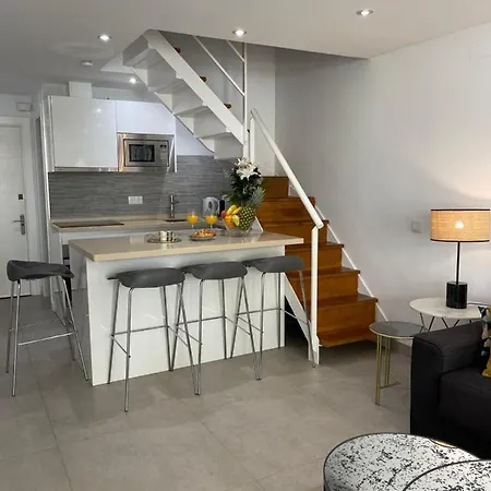 Apartment Duplex Con Encanto En Paseo Maritimo De