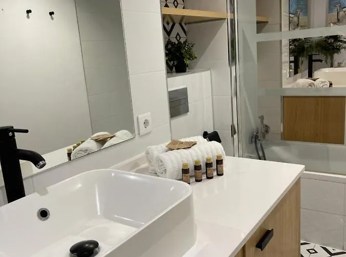 Duplex Con Encanto En Paseo Maritimo De ماربيا