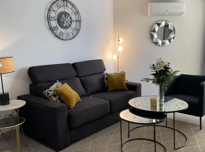 شقة Duplex Con Encanto En Paseo Maritimo De *